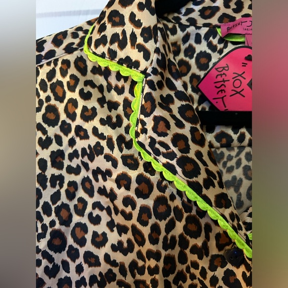 NWT Betsey Johnson Brushed Back Satin Leopard Lime Green Pajama Set Size S - Picture 4 of 12